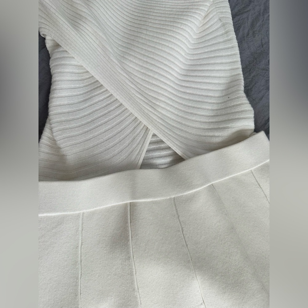 Club Monaco Parvana cutout white sweater dress - Picture 5 of 6